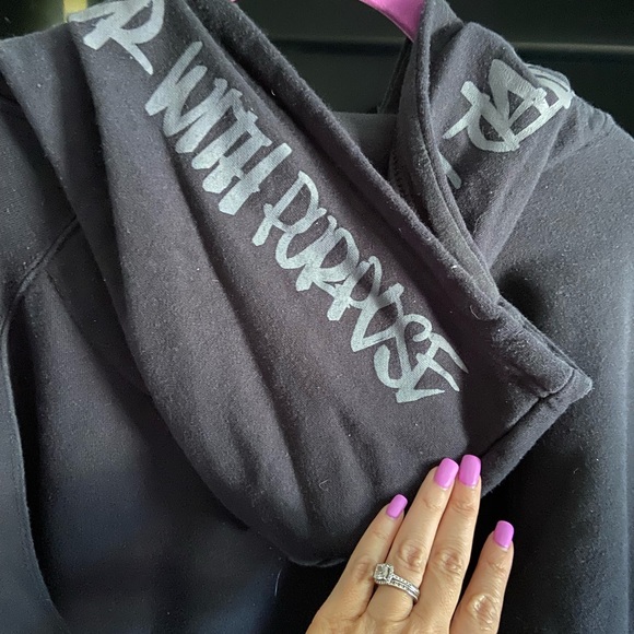 Run Everything Labs / Flag nor Fail hoodie - Picture 2 of 5